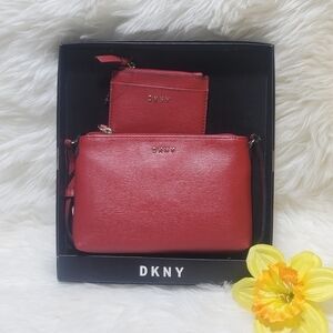 DKNY TOP ZIP AND CROSSBODY RED NEW.